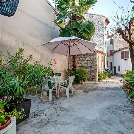 Stela - One Bedroom Apartment