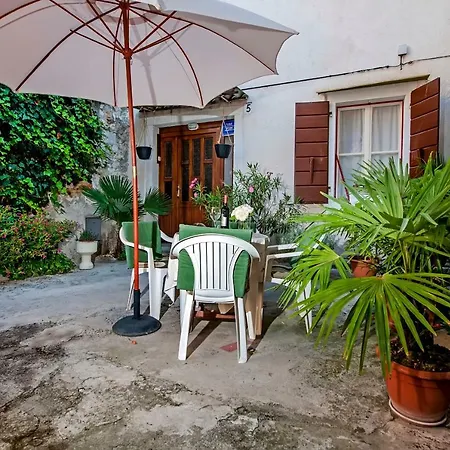 Stela - One Bedroom Apartment